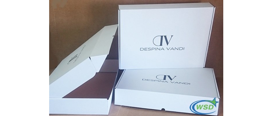 國外服(fu)裝品牌(pai)包裝盒(he)